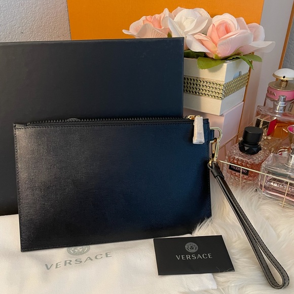 ❗️SOLD❗️Medusa Leather wristlet ❗️SOLD❗️ - Picture 5 of 9